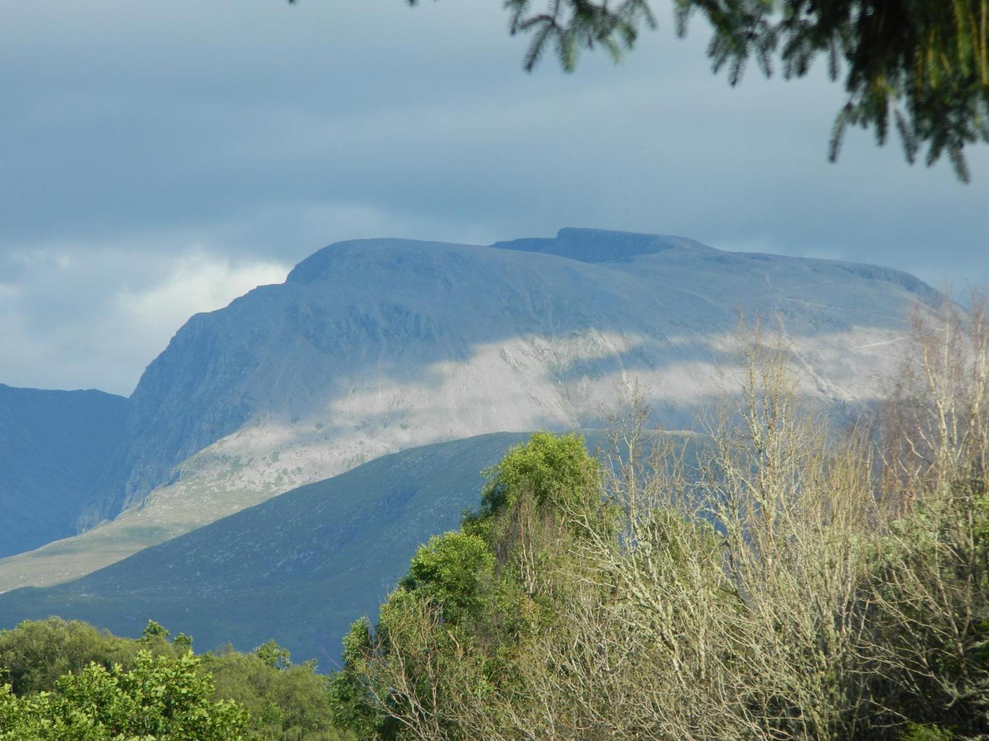 Tom Beag - Ben Nevis View Rooms Fort William Buitenkant foto